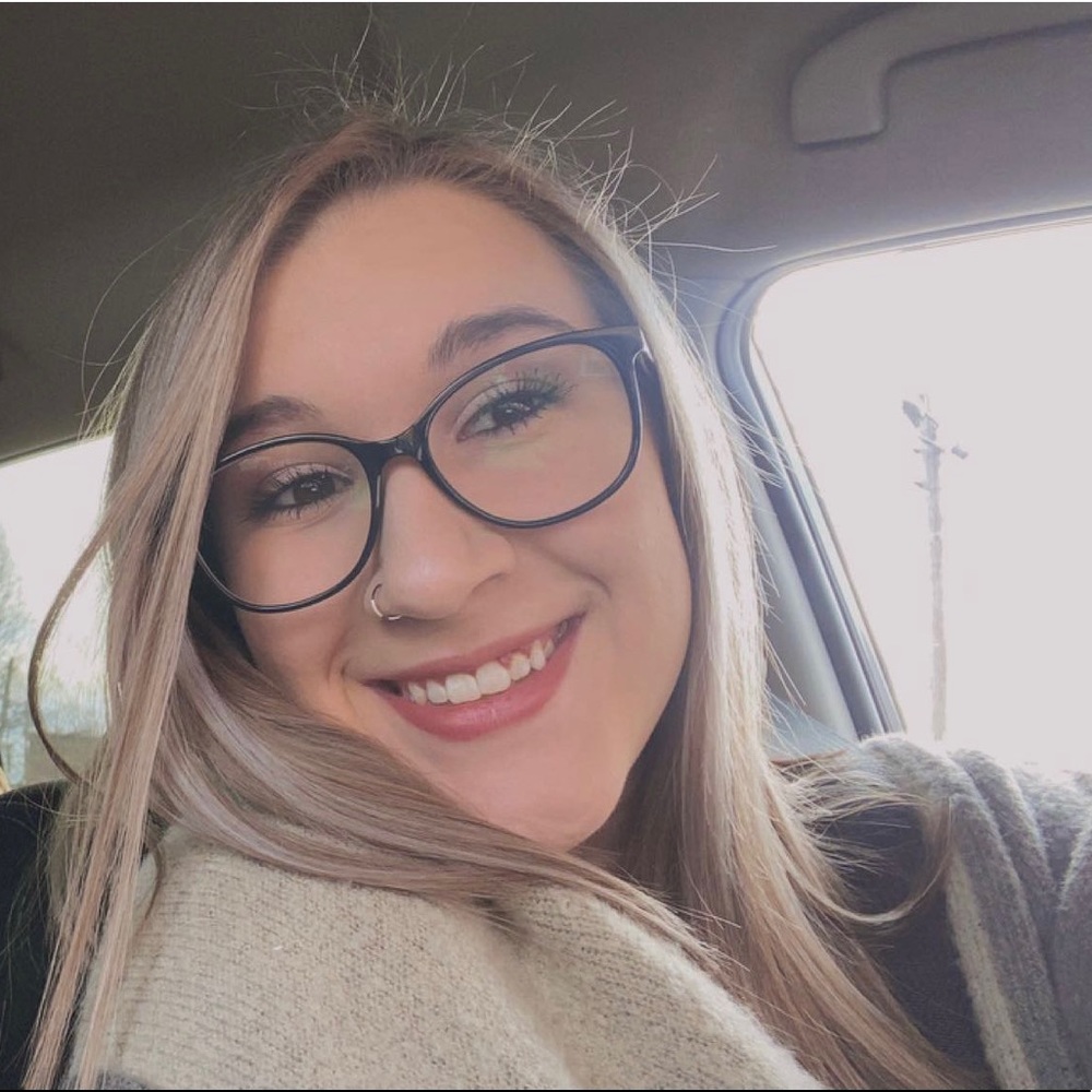 Meet your Posher, Emily